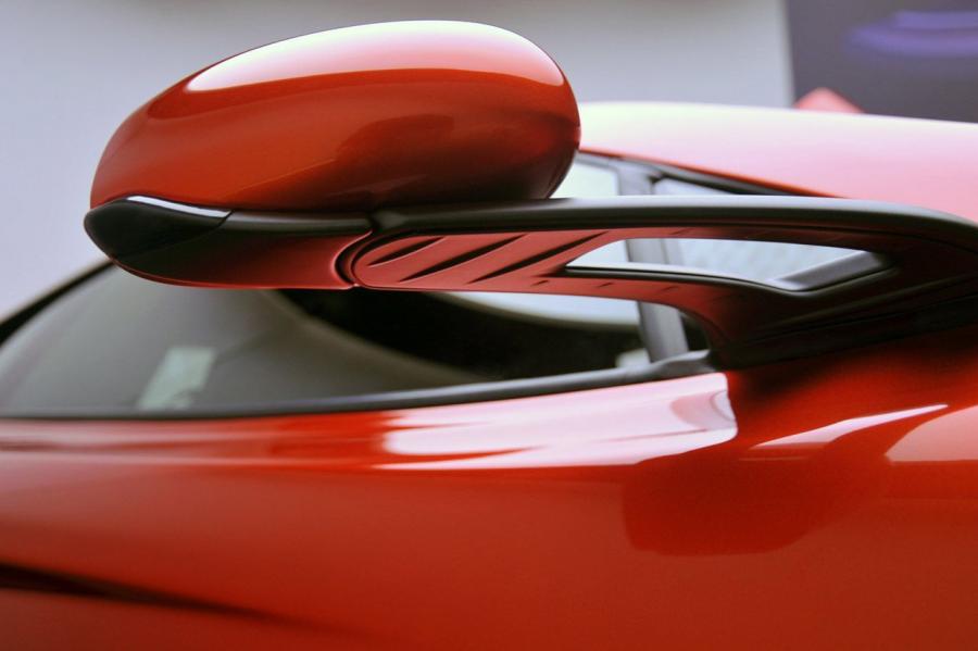  McLaren MP4-12C 2009 года  (фото 32 из 268)